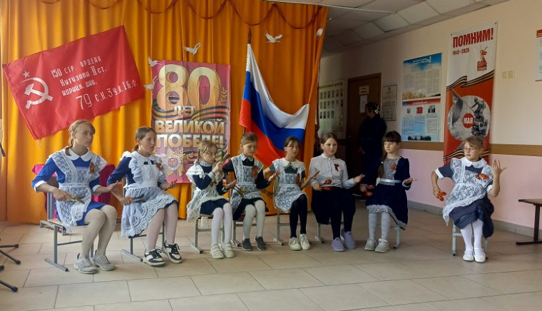Выступление шумового оркестра.